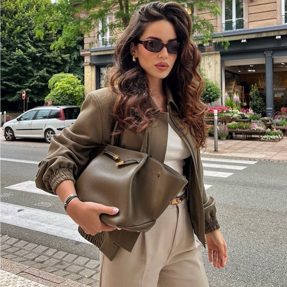 Zara topstitched pocket bomber - Picture 1 of 16